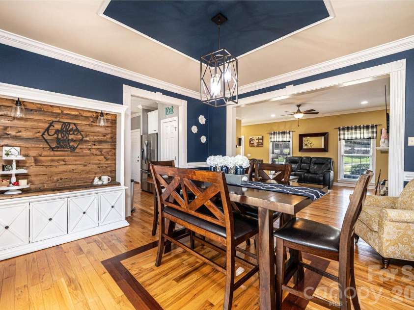 2586 Henry Falls Drive, Hickory, NC 28602.  MLS# CAR4365089, YatesRealty ID 8126. Dining Room