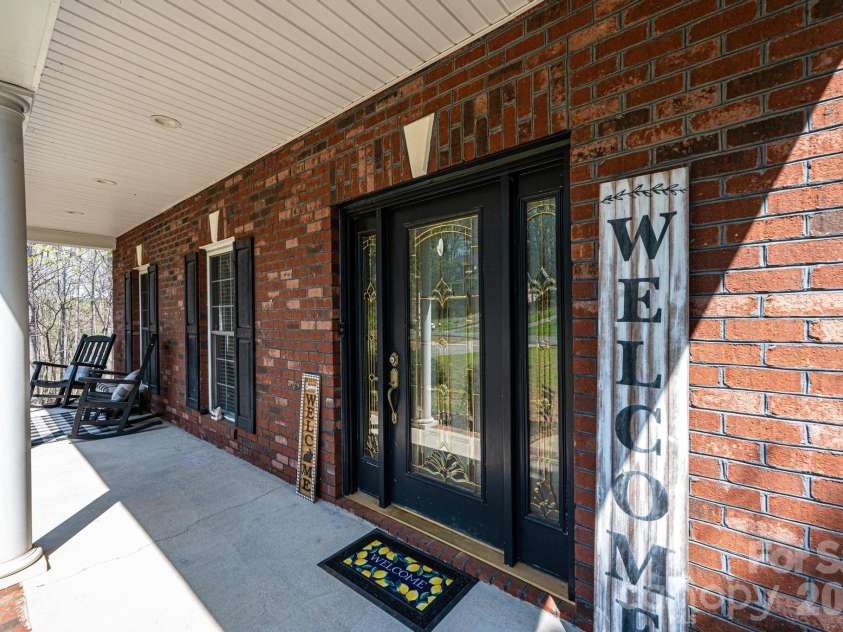 2586 Henry Falls Drive, Hickory, NC 28602.  MLS# CAR4365089, YatesRealty ID 8126. Inviting Front Porch