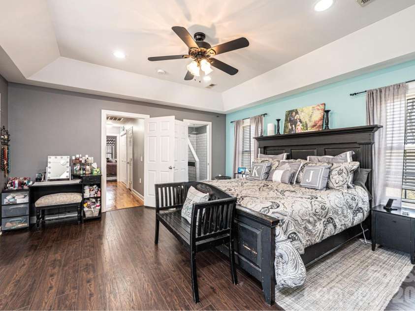 2586 Henry Falls Drive, Hickory, NC 28602.  MLS# CAR4365089, YatesRealty ID 8126. Primary Bedroom