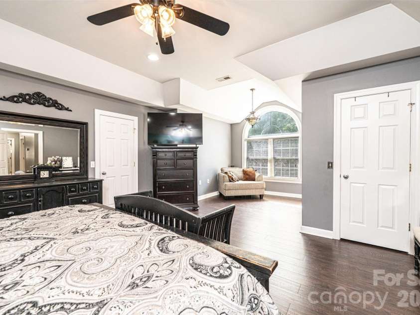 2586 Henry Falls Drive, Hickory, NC 28602.  MLS# CAR4365089, YatesRealty ID 8126. Primary Bedroom