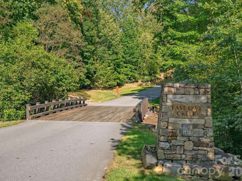 25 Owl Creek Lane, Fairview, NC 28730.  MLS# CAR4365115, YatesRealty ID 8127. 