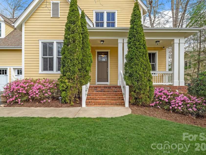 25 Owl Creek Lane, Fairview, NC 28730.  MLS# CAR4365115, YatesRealty ID 8127. 