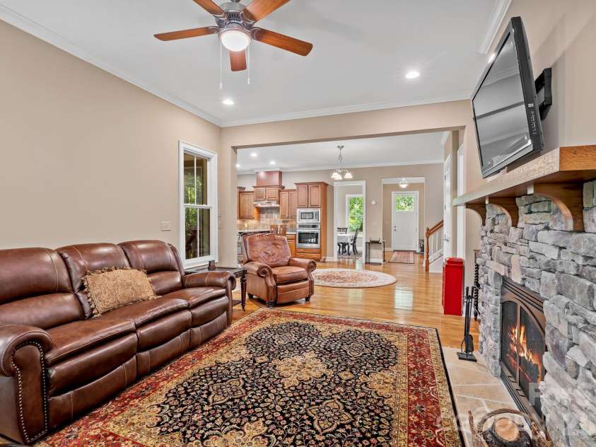 25 Owl Creek Lane, Fairview, NC 28730.  MLS# CAR4365115, YatesRealty ID 8127. 
