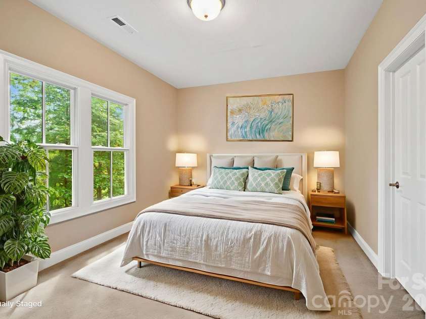 25 Owl Creek Lane, Fairview, NC 28730.  MLS# CAR4365115, YatesRealty ID 8127. 