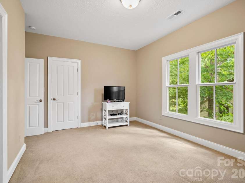 25 Owl Creek Lane, Fairview, NC 28730.  MLS# CAR4365115, YatesRealty ID 8127. 