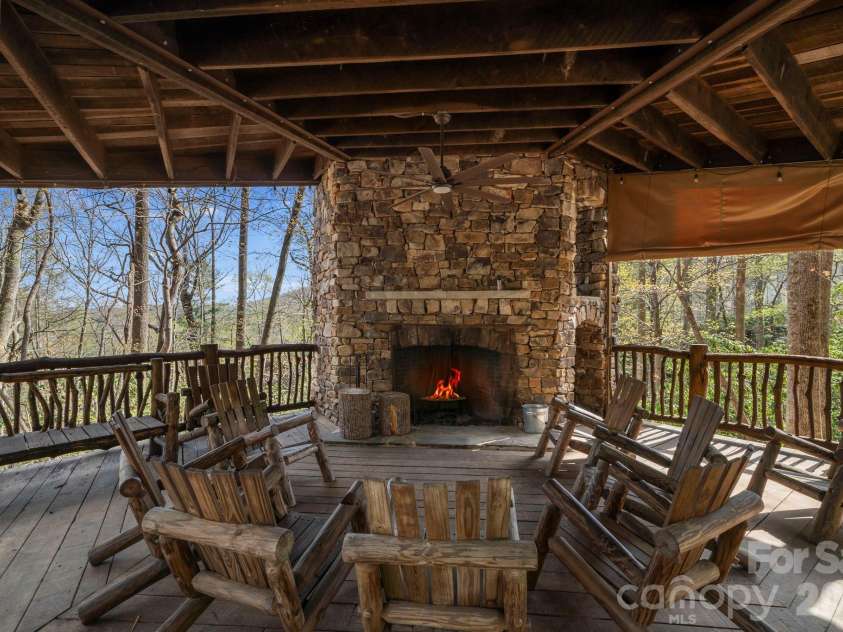 25 Owl Creek Lane, Fairview, NC 28730.  MLS# CAR4365115, YatesRealty ID 8127. Community
