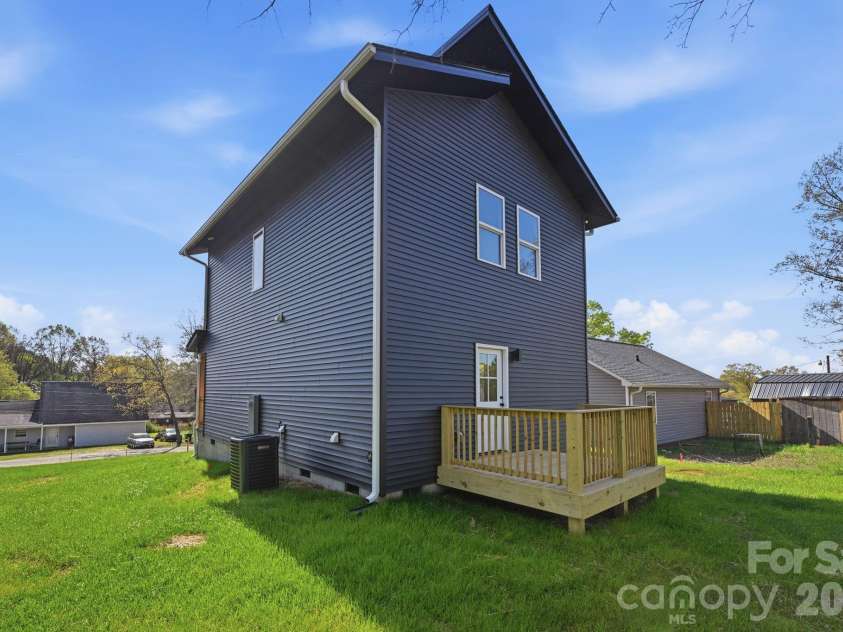 1431 Hilltop Street, Albemarle, NC 28001.  MLS# CAR4365155, YatesRealty ID 8128. 