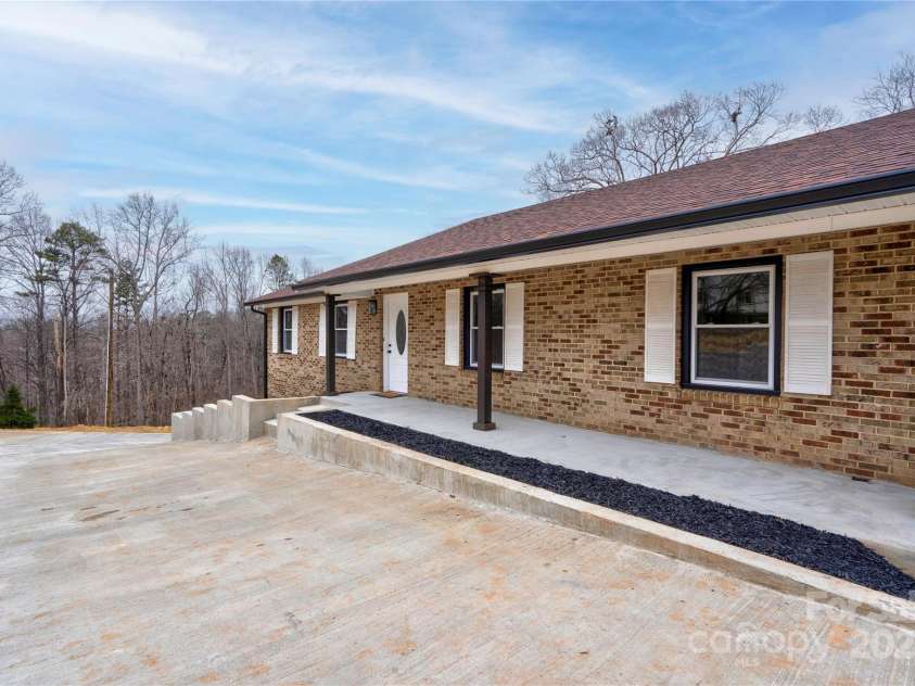 238 Lincoln Drive, Forest City, NC 28043.  MLS# CAR4270076, YatesRealty ID 8128. 