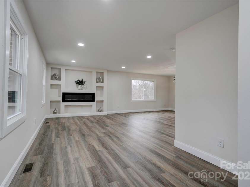 238 Lincoln Drive, Forest City, NC 28043.  MLS# CAR4270076, YatesRealty ID 8128. 