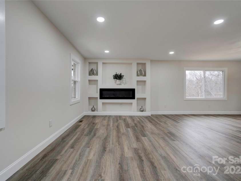 238 Lincoln Drive, Forest City, NC 28043.  MLS# CAR4270076, YatesRealty ID 8128. 