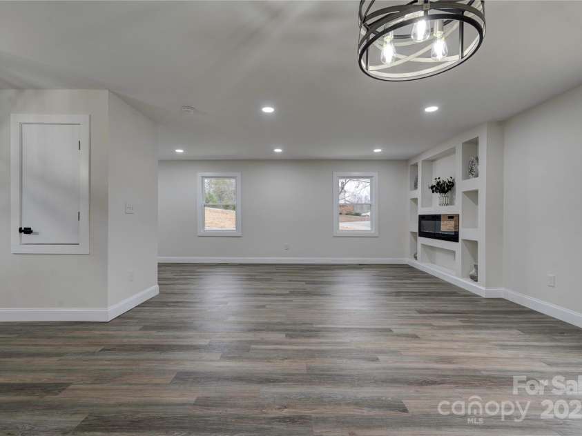 238 Lincoln Drive, Forest City, NC 28043.  MLS# CAR4270076, YatesRealty ID 8128. 