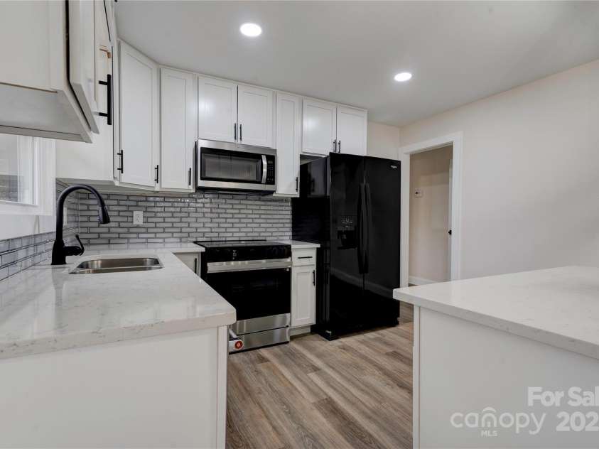 238 Lincoln Drive, Forest City, NC 28043.  MLS# CAR4270076, YatesRealty ID 8128. 