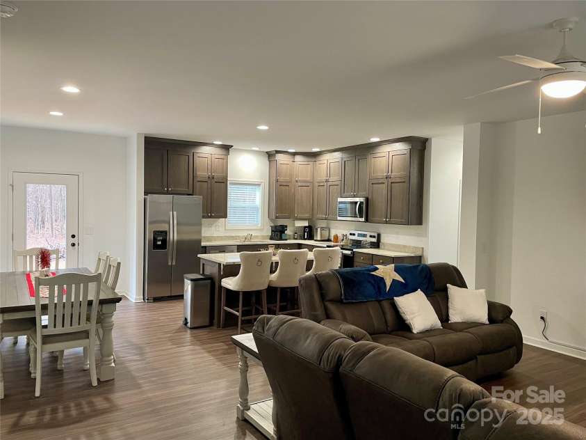 1194 Great Falls Highway, Chester, SC 29706.  MLS# CAR4216428, YatesRealty ID 8129. 