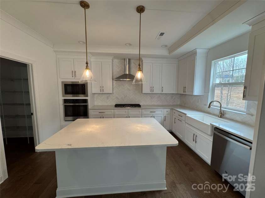 107 Spring View Lane, Statesville, NC 28677.  MLS# CAR4221488, YatesRealty ID 813. Kitchen