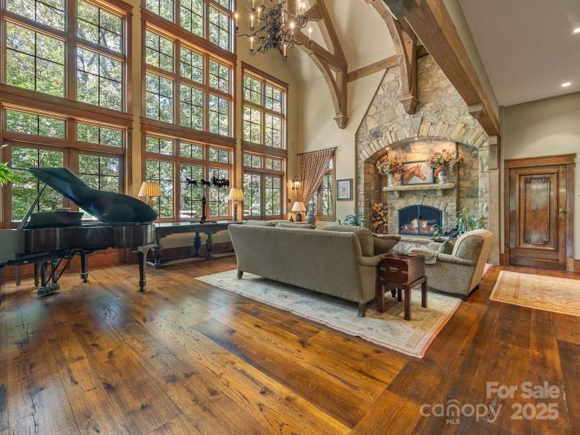 900 Fairview Farms Road, Campobello, SC 29322.  MLS# CAR4319715, YatesRealty ID 813. 