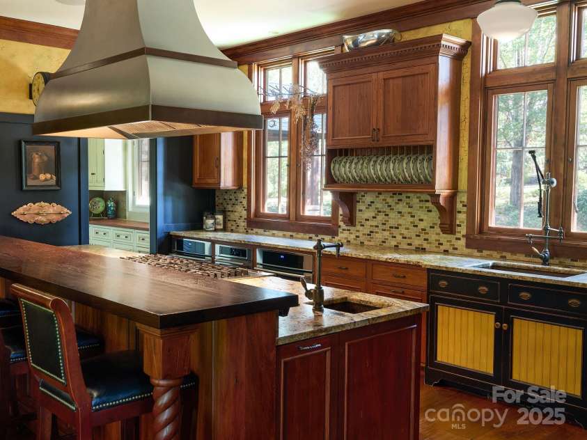 900 Fairview Farms Road, Campobello, SC 29322.  MLS# CAR4319715, YatesRealty ID 813. 