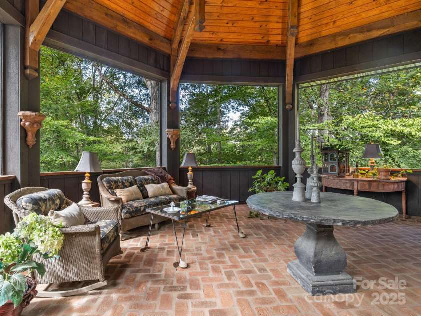 900 Fairview Farms Road, Campobello, SC 29322.  MLS# CAR4319715, YatesRealty ID 813. 