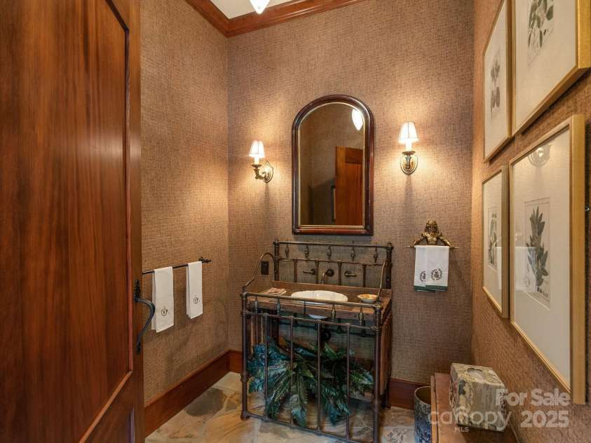 900 Fairview Farms Road, Campobello, SC 29322.  MLS# CAR4319715, YatesRealty ID 813. 