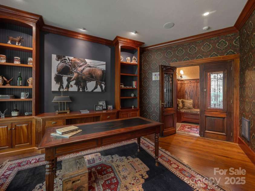 900 Fairview Farms Road, Campobello, SC 29322.  MLS# CAR4319715, YatesRealty ID 813. 