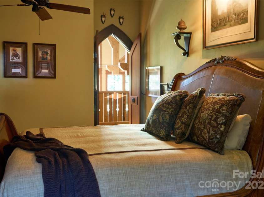 900 Fairview Farms Road, Campobello, SC 29322.  MLS# CAR4319715, YatesRealty ID 813. 