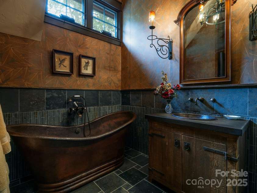 900 Fairview Farms Road, Campobello, SC 29322.  MLS# CAR4319715, YatesRealty ID 813. 