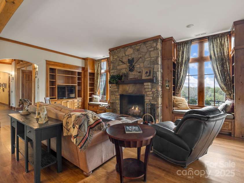 900 Fairview Farms Road, Campobello, SC 29322.  MLS# CAR4319715, YatesRealty ID 813. 