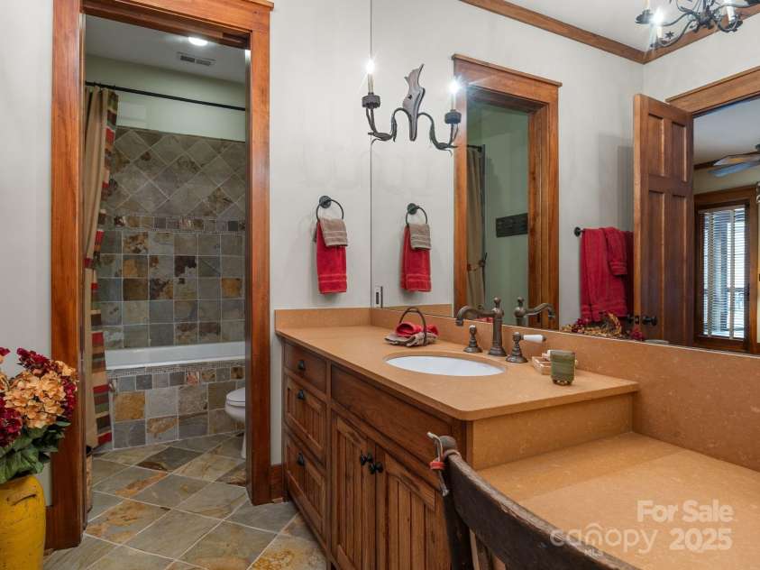 900 Fairview Farms Road, Campobello, SC 29322.  MLS# CAR4319715, YatesRealty ID 813. 