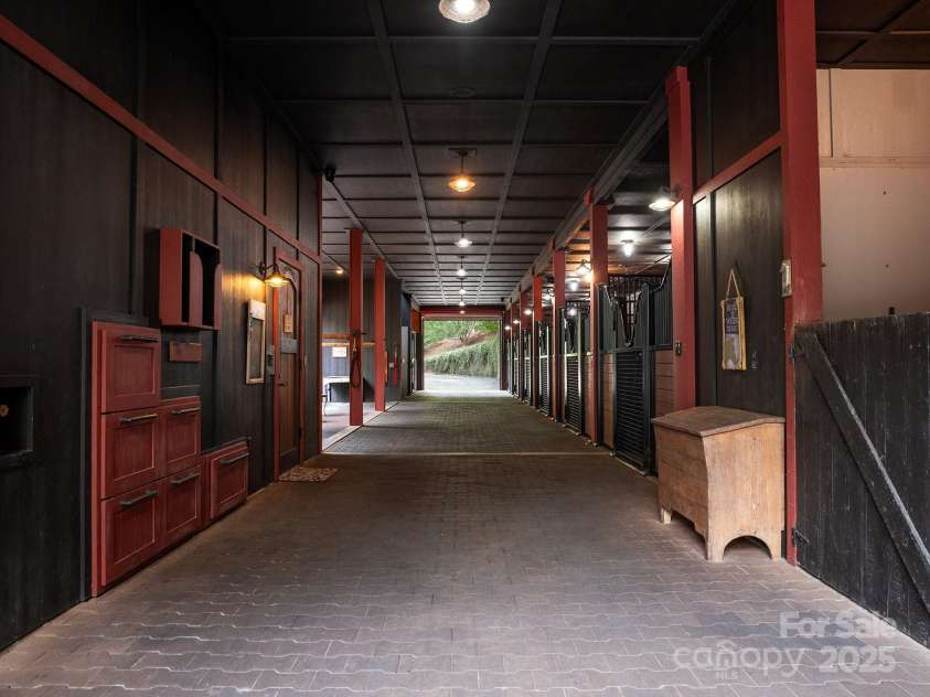 900 Fairview Farms Road, Campobello, SC 29322.  MLS# CAR4319715, YatesRealty ID 813. 