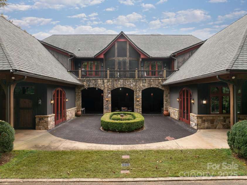 900 Fairview Farms Road, Campobello, SC 29322.  MLS# CAR4319715, YatesRealty ID 813. 