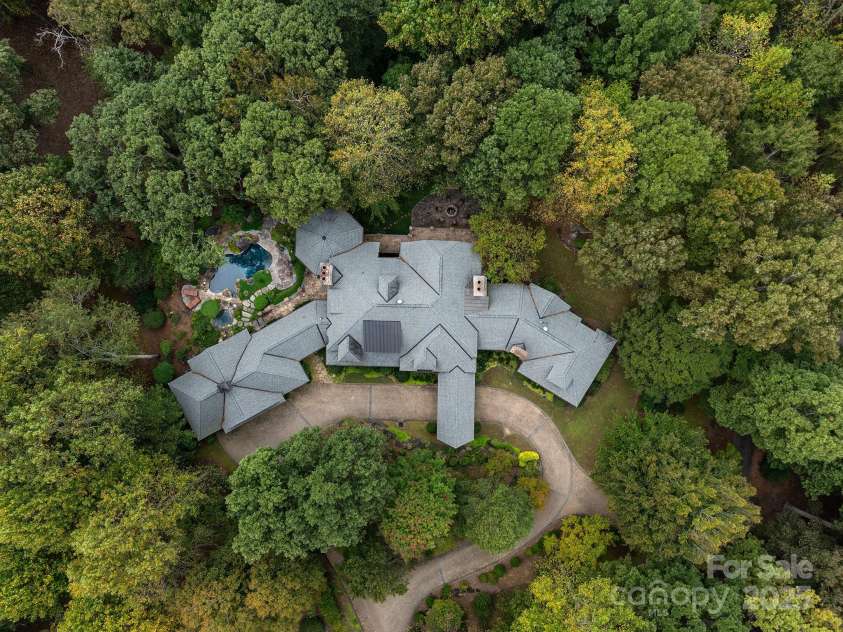 900 Fairview Farms Road, Campobello, SC 29322.  MLS# CAR4319715, YatesRealty ID 813. 