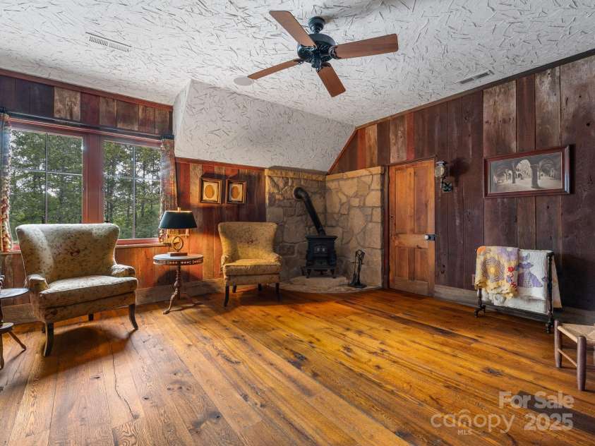 900 Fairview Farms Road, Campobello, SC 29322.  MLS# CAR4319715, YatesRealty ID 813. 