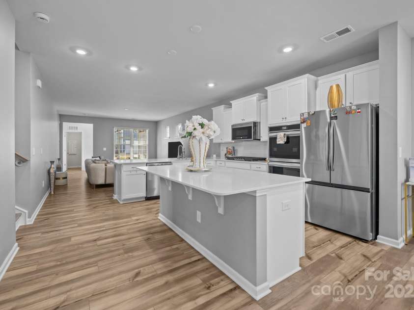3089 Virginia Trail Court, Fort Mill, SC 29715.  MLS# CAR4219717, YatesRealty ID 8130. Jumbo Island in Gourmet Kitchen!