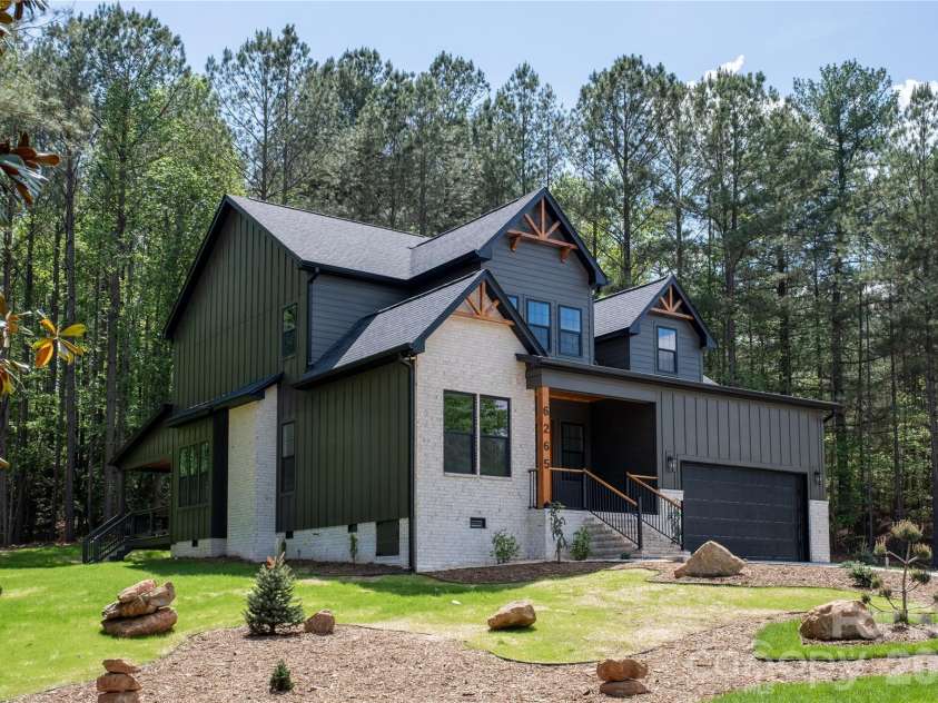 6265 Riviera Run Estates Drive, Hickory, NC 28601.  MLS# CAR4365268, YatesRealty ID 8131. 