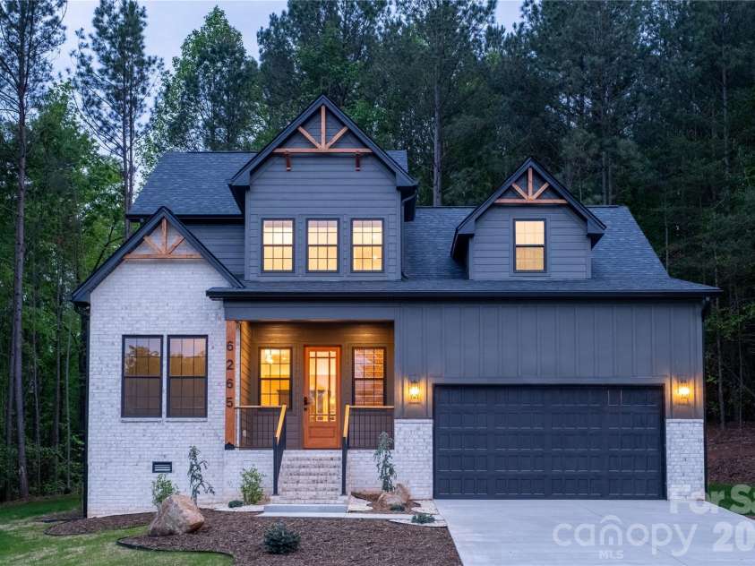 6265 Riviera Run Estates Drive, Hickory, NC 28601.  MLS# CAR4365268, YatesRealty ID 8131. 
