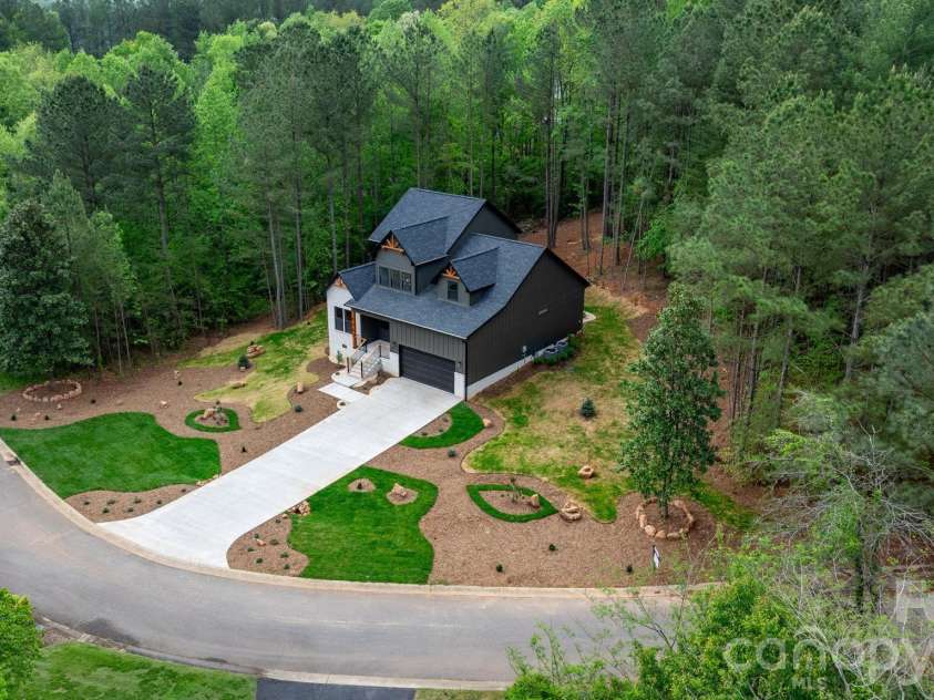 6265 Riviera Run Estates Drive, Hickory, NC 28601.  MLS# CAR4365268, YatesRealty ID 8131. 