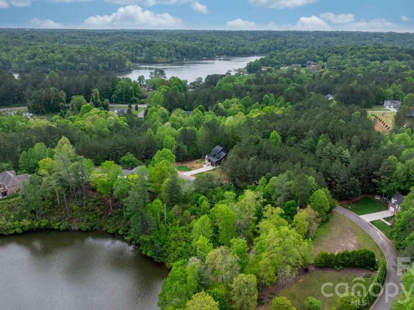6265 Riviera Run Estates Drive, Hickory, NC 28601.  MLS# CAR4365268, YatesRealty ID 8131. 