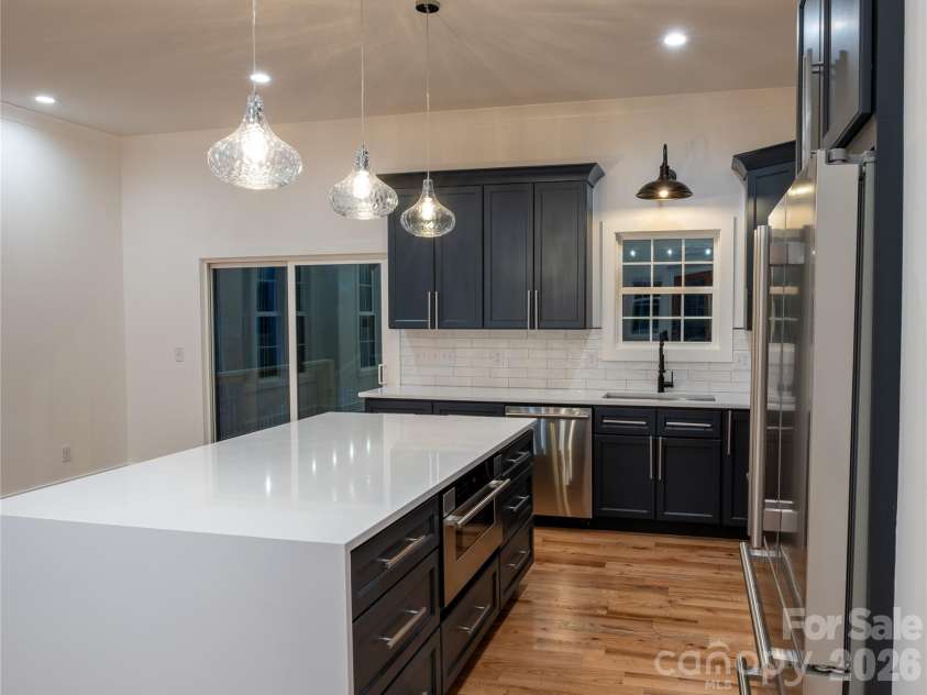 6265 Riviera Run Estates Drive, Hickory, NC 28601.  MLS# CAR4365268, YatesRealty ID 8131. Kitchen View 2