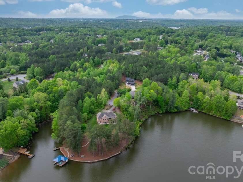 6265 Riviera Run Estates Drive, Hickory, NC 28601.  MLS# CAR4365268, YatesRealty ID 8131. Neighborhood View