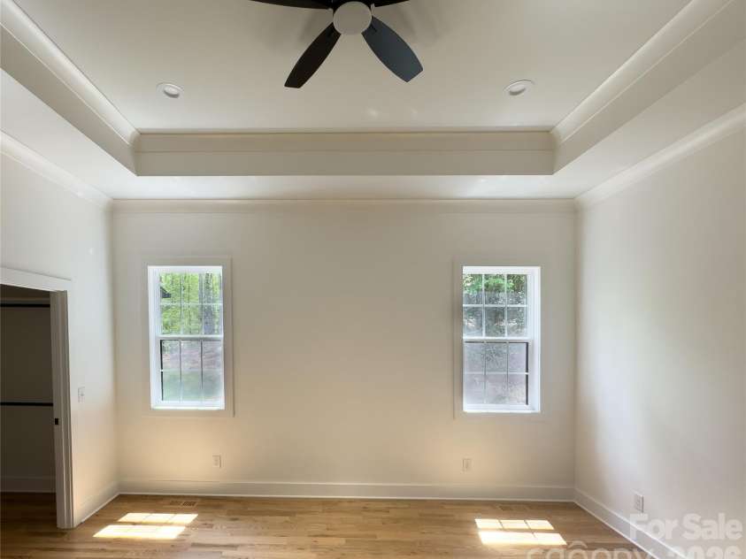 6265 Riviera Run Estates Drive, Hickory, NC 28601.  MLS# CAR4365268, YatesRealty ID 8131. Primary Bedroom