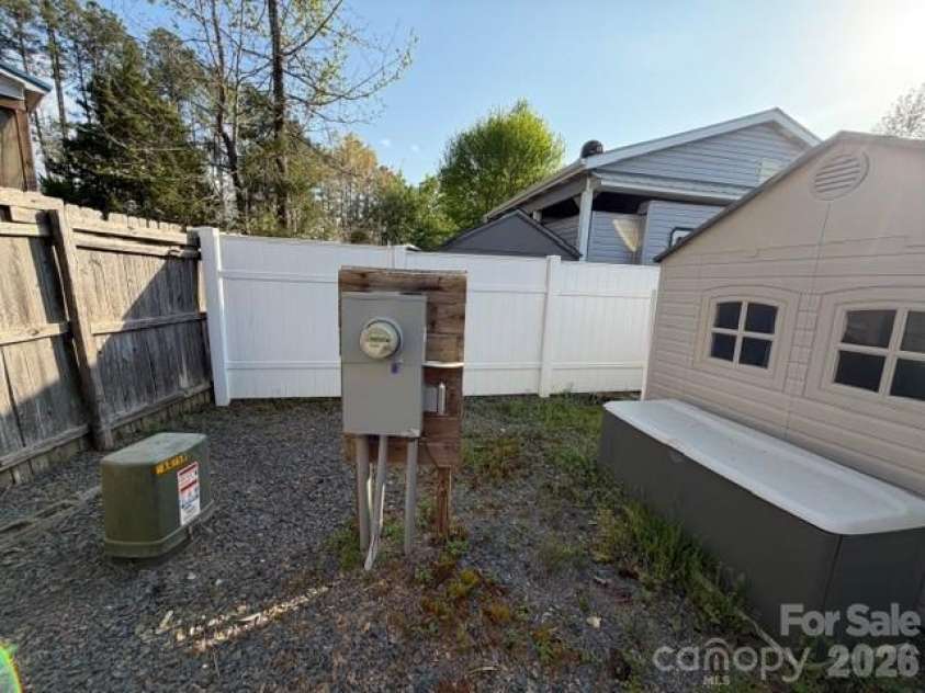 140 Hide A Way Trail, Mount Gilead, NC 27306.  MLS# CAR4365293, YatesRealty ID 8132. 