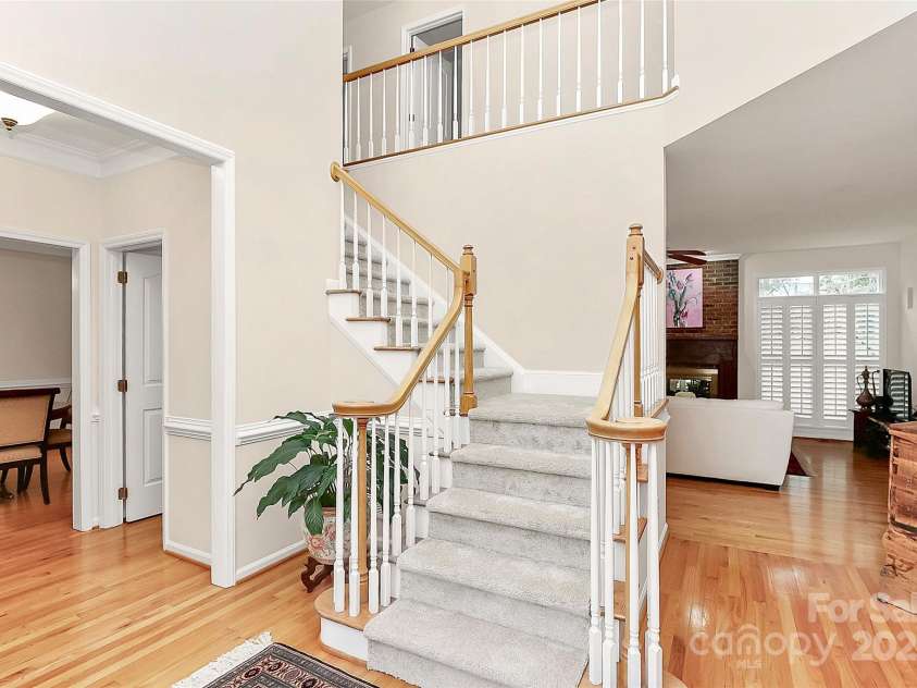9800 Deer Brook Lane, Charlotte, NC 28210.  MLS# CAR4228341, YatesRealty ID 8132. 
