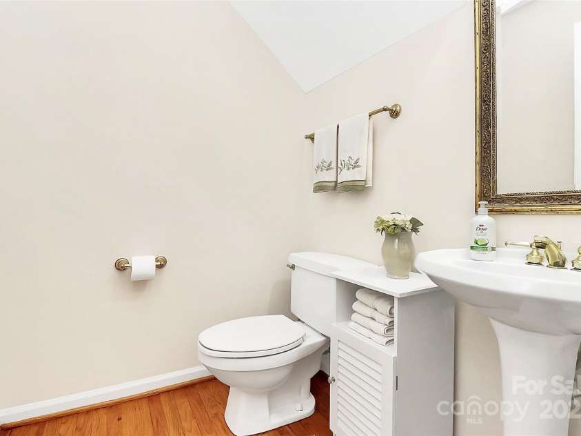 9800 Deer Brook Lane, Charlotte, NC 28210.  MLS# CAR4228341, YatesRealty ID 8132. 