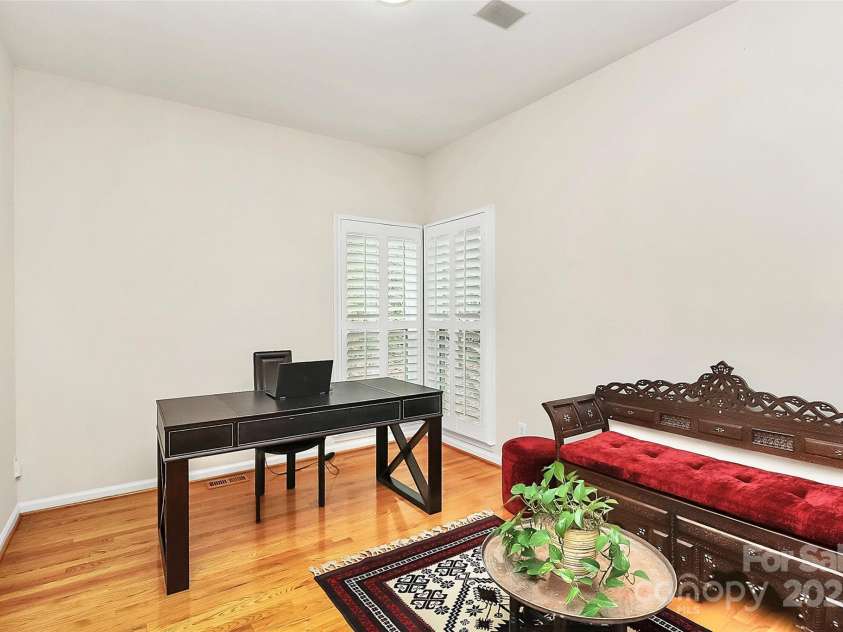 9800 Deer Brook Lane, Charlotte, NC 28210.  MLS# CAR4228341, YatesRealty ID 8132. 