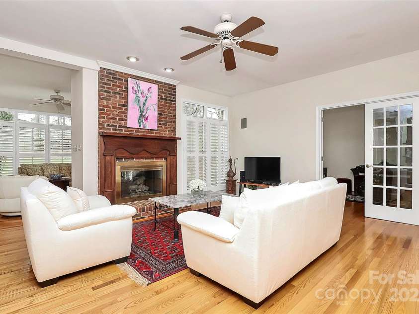 9800 Deer Brook Lane, Charlotte, NC 28210.  MLS# CAR4228341, YatesRealty ID 8132. 