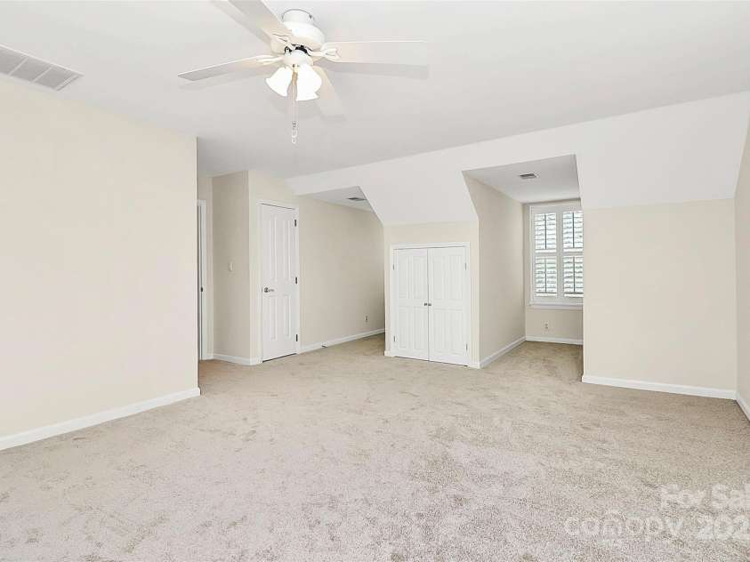 9800 Deer Brook Lane, Charlotte, NC 28210.  MLS# CAR4228341, YatesRealty ID 8132. 