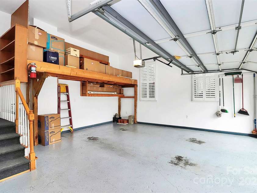 9800 Deer Brook Lane, Charlotte, NC 28210.  MLS# CAR4228341, YatesRealty ID 8132. 
