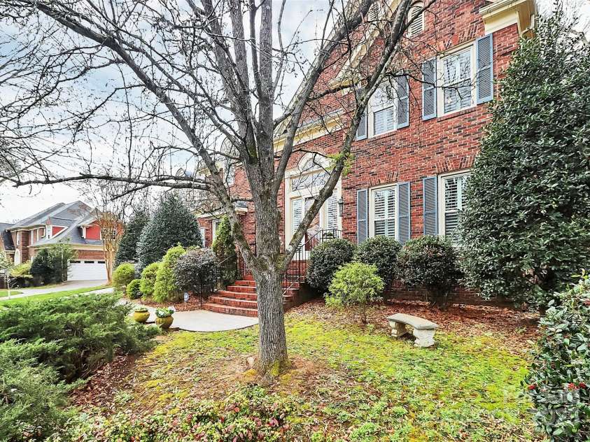 9800 Deer Brook Lane, Charlotte, NC 28210.  MLS# CAR4228341, YatesRealty ID 8132. 