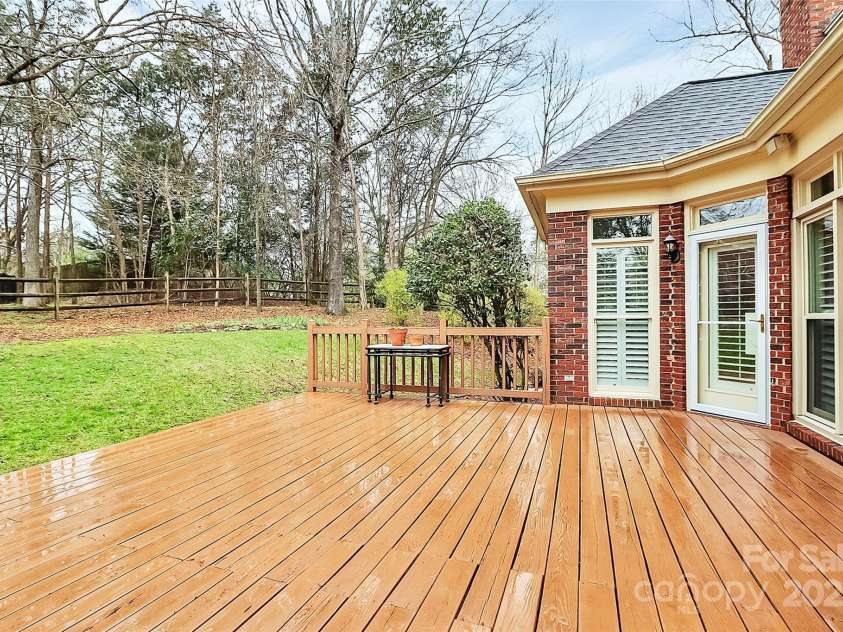 9800 Deer Brook Lane, Charlotte, NC 28210.  MLS# CAR4228341, YatesRealty ID 8132. 
