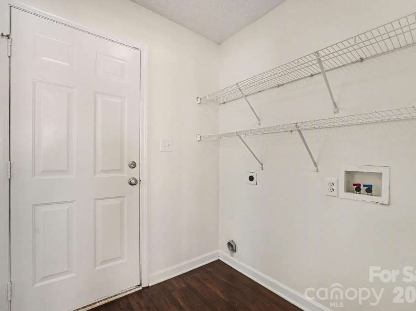 183 Everett Park Drive, Mooresville, NC 28115.  MLS# CAR4355004, YatesRealty ID 8133. 