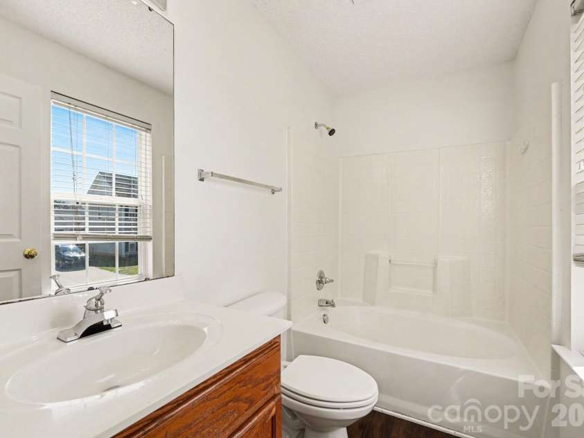 183 Everett Park Drive, Mooresville, NC 28115.  MLS# CAR4355004, YatesRealty ID 8133. 